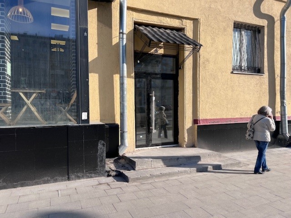 Аренда торгового помещения Жилое здание на Ленинском проспекте