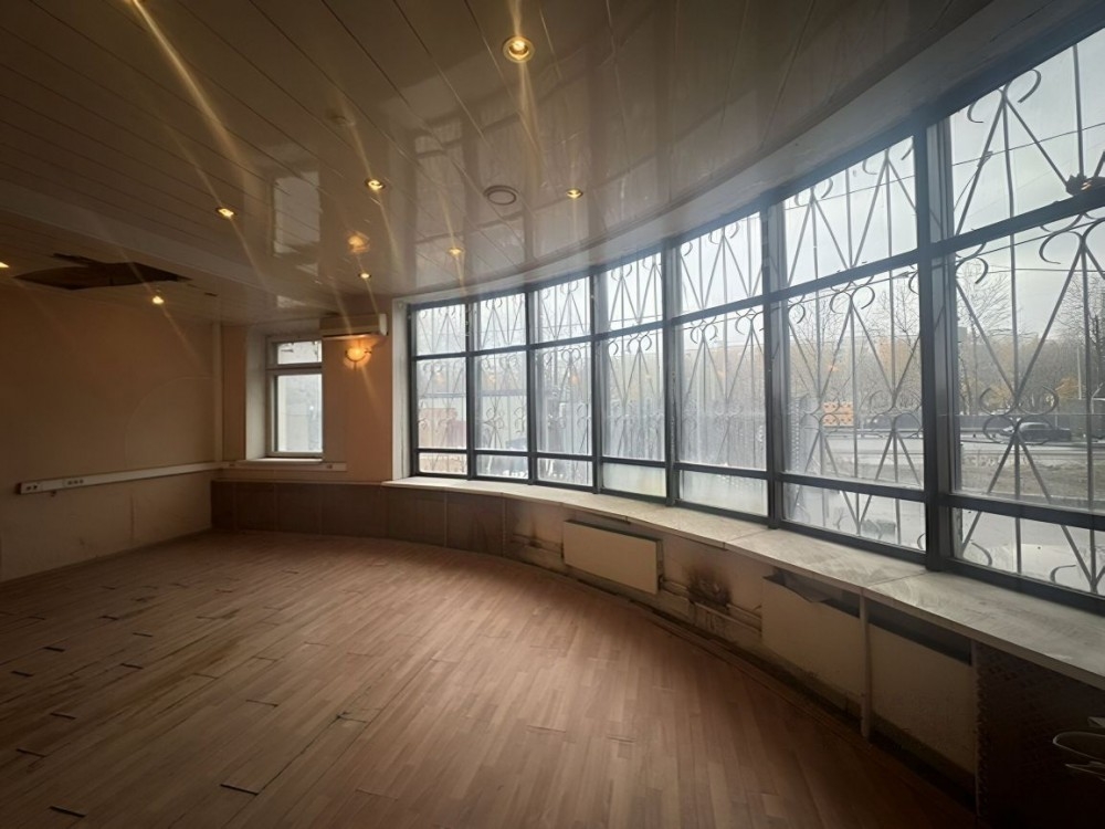 Аренда торгового помещения Жилое здание 