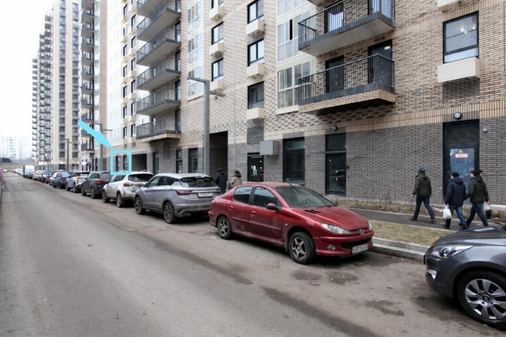 Продажа торгового помещения Жилое здание 