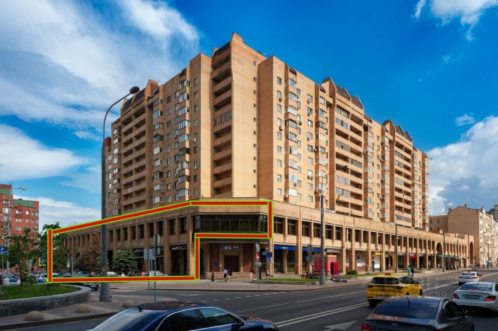 Продажа торгового помещения Жилое здание 