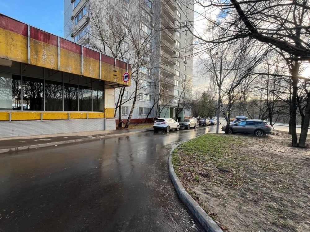 Аренда торгового помещения Жилое здание 