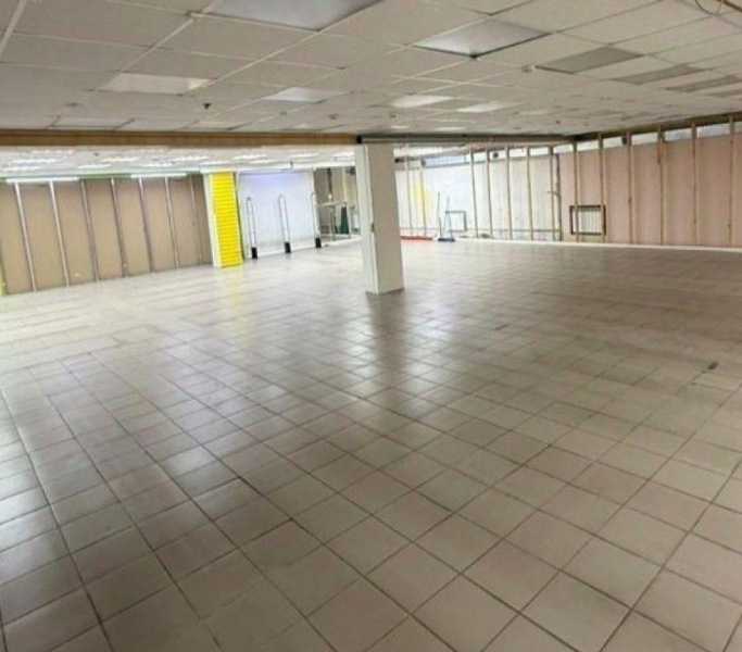 Аренда торгового помещения Жилое здание 