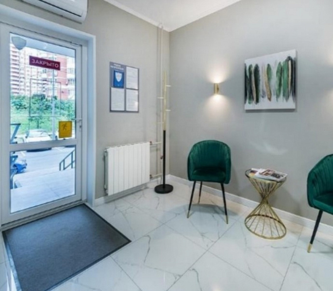 Продажа торгового помещения Жилое здание 