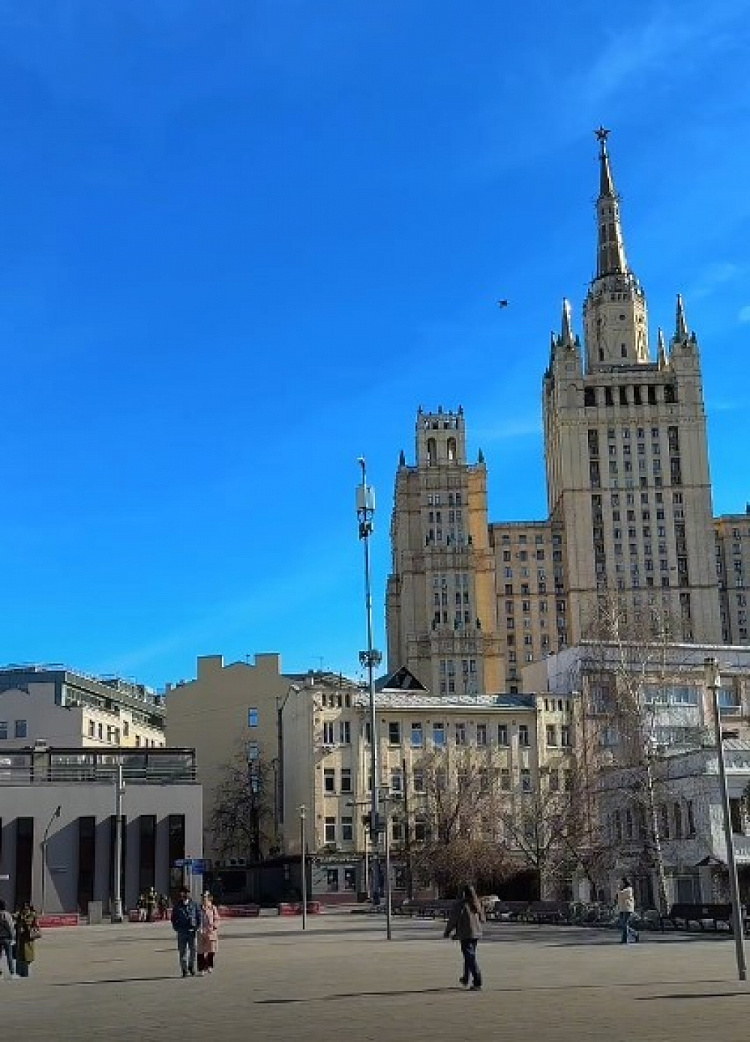 Продажа торгового помещения Жилое здание 
