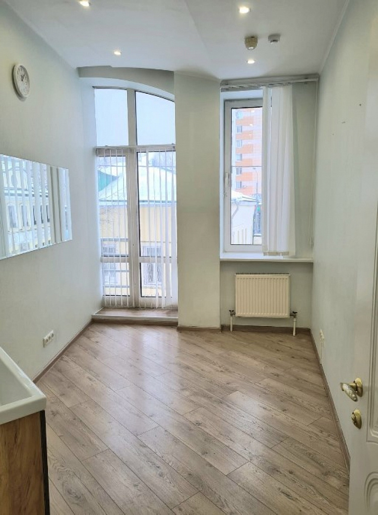 Аренда торгового помещения Жилое здание 