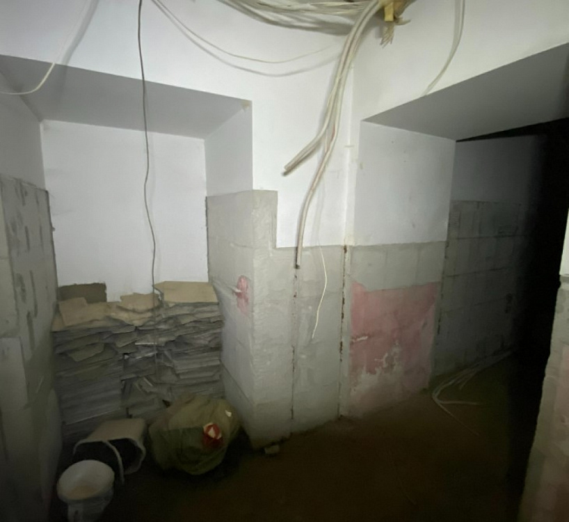 Продажа торгового помещения Жилое здание 