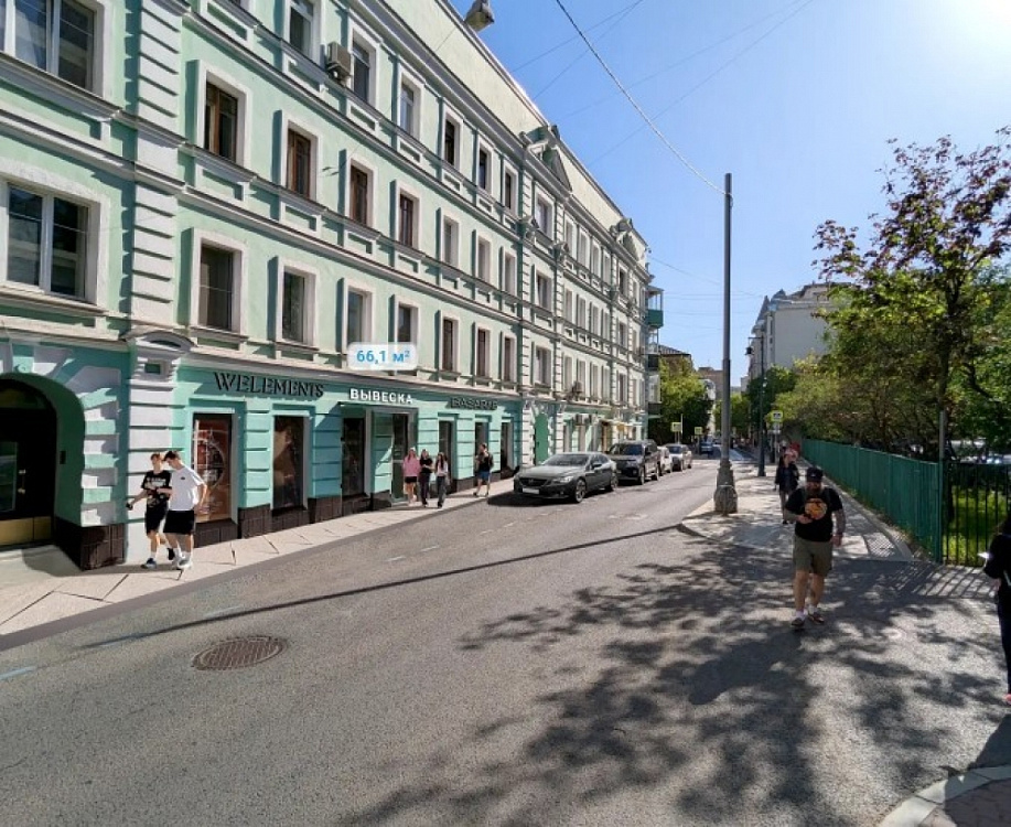 Аренда торгового помещения Жилое здание 