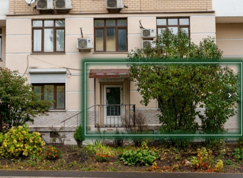 Продажа торгового помещения Жилое здание 