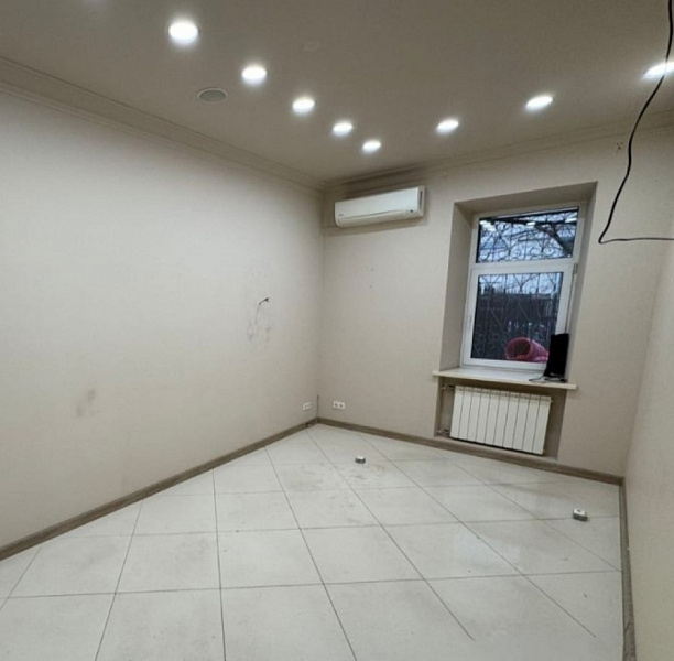 Аренда торгового помещения Административное здание 