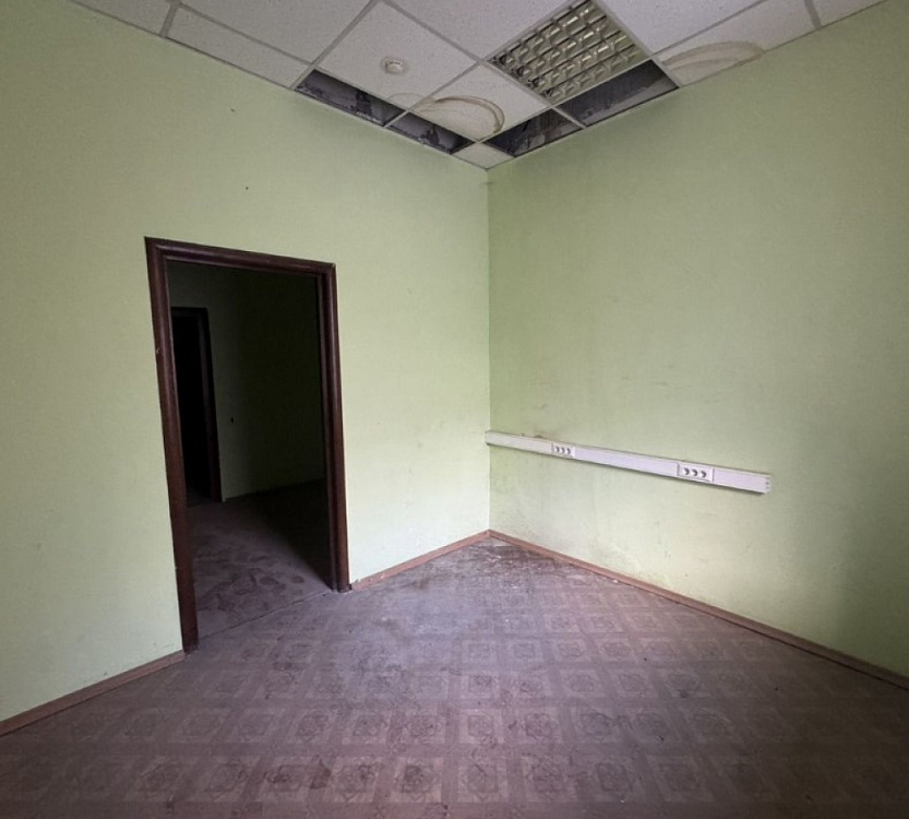 Аренда торгового помещения Жилое здание 