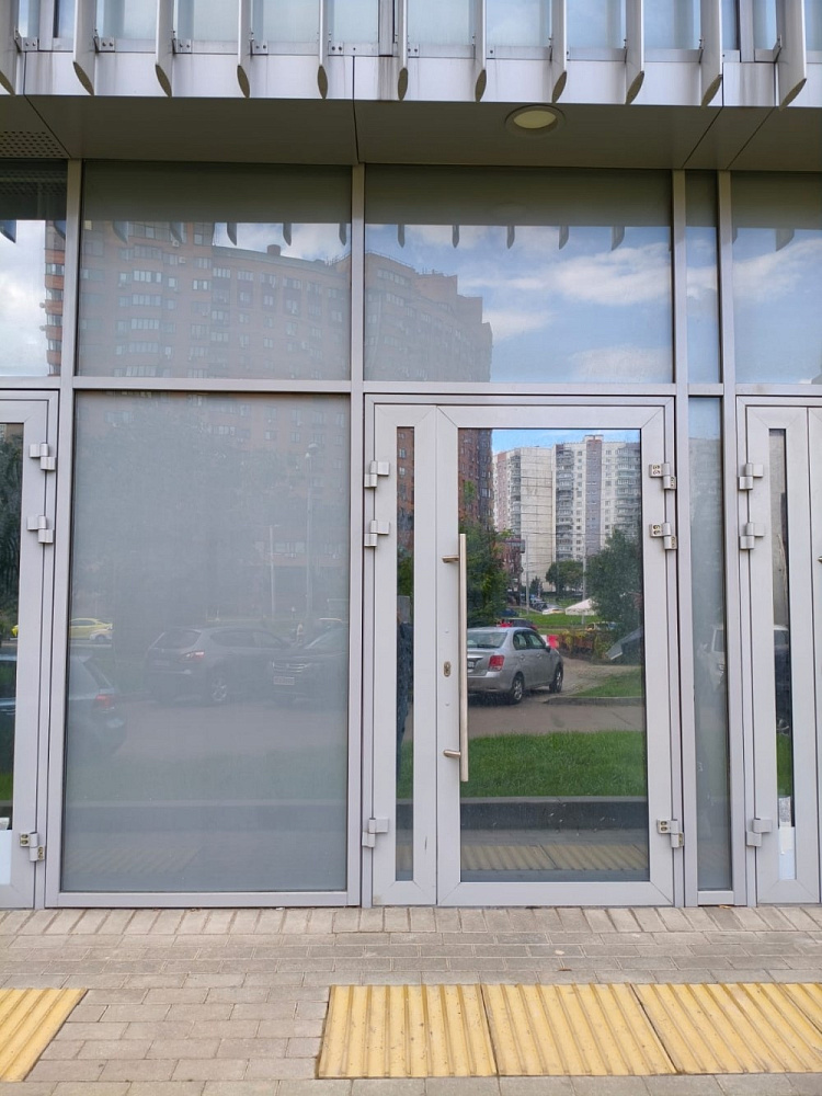 Аренда торгового помещения Деловой центр у метро