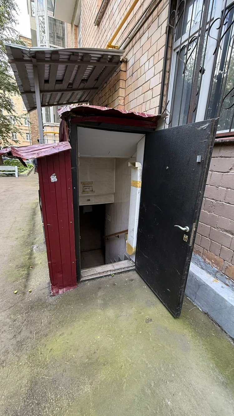 Аренда торгового помещения Жилое здание 