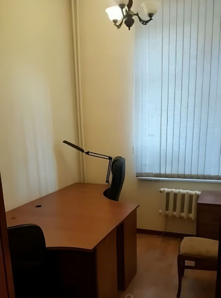Продажа торгового помещения Жилое здание 