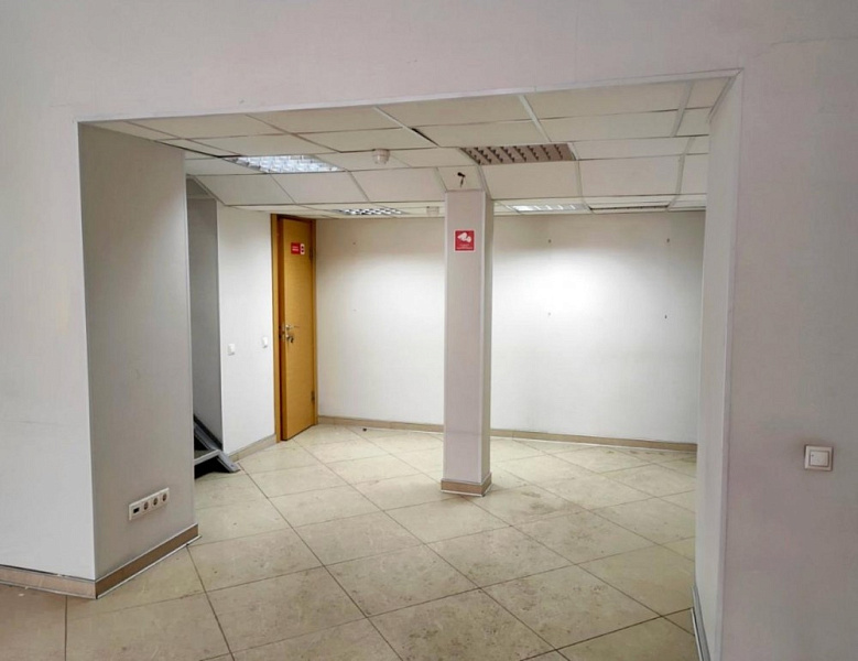 Аренда торгового помещения Жилое здание 