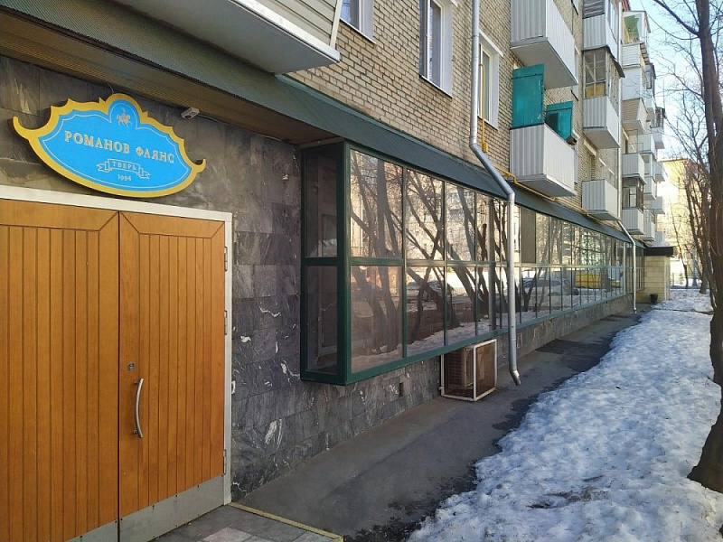 Аренда торгового помещения Жилое здание 