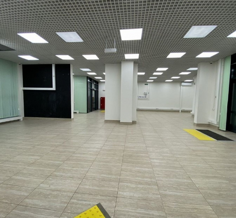 Аренда торгового помещения Жилое здание 