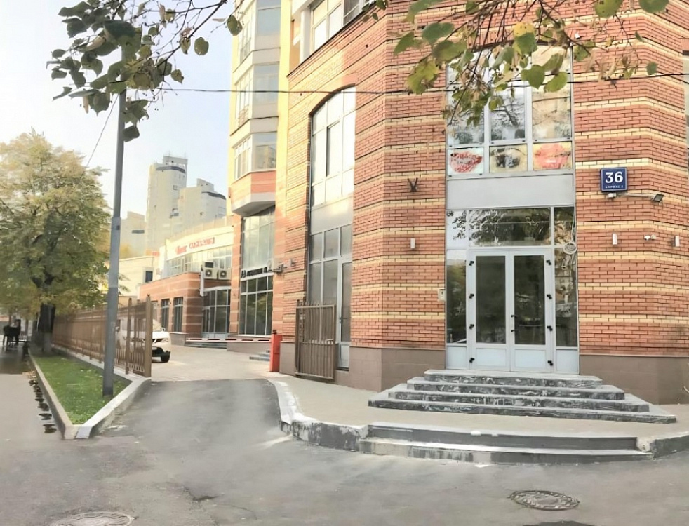 Аренда торгового помещения Жилое здание 