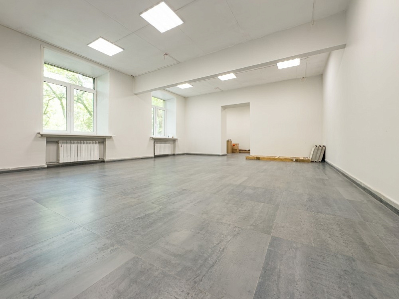 Аренда торгового помещения Жилое здание 