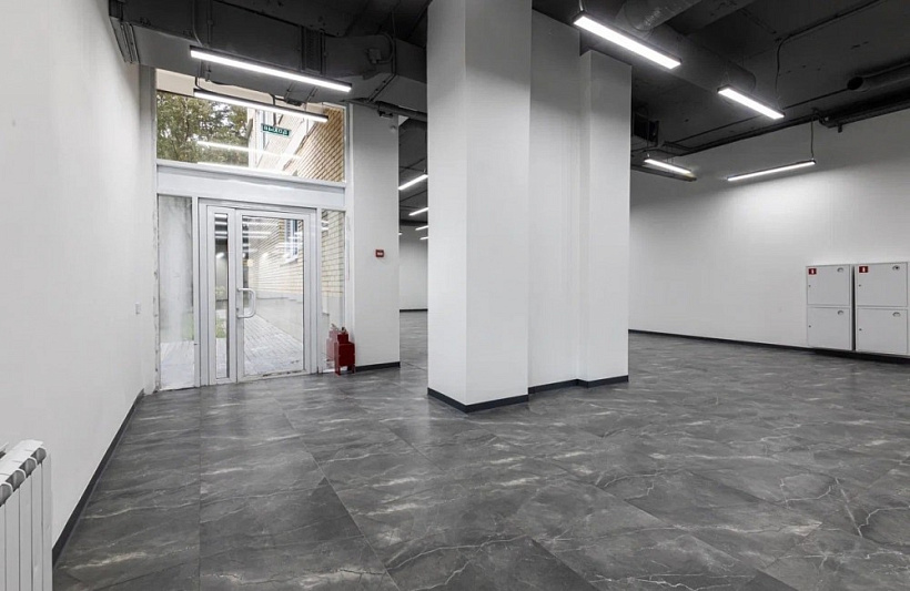 Продажа торгового помещения Жилое здание 