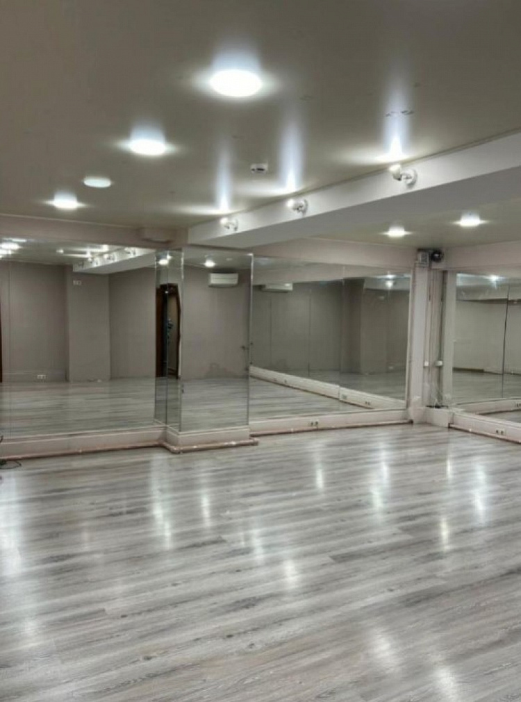 Аренда торгового помещения Бизнес-центр 