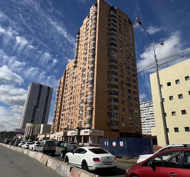 Аренда торгового помещения Жилое здание 