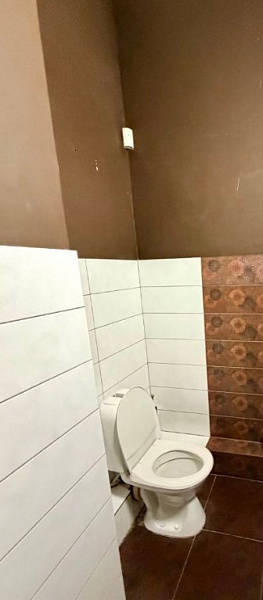 Продажа торгового помещения Жилое здание 