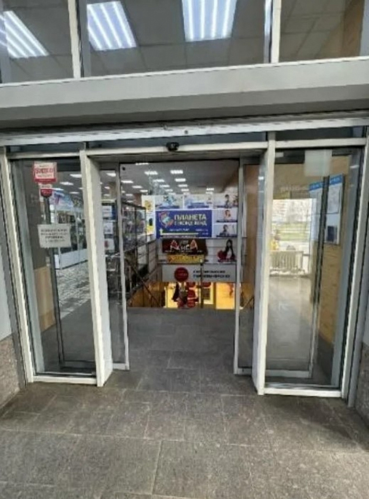 Аренда торгового помещения Жилое здание 
