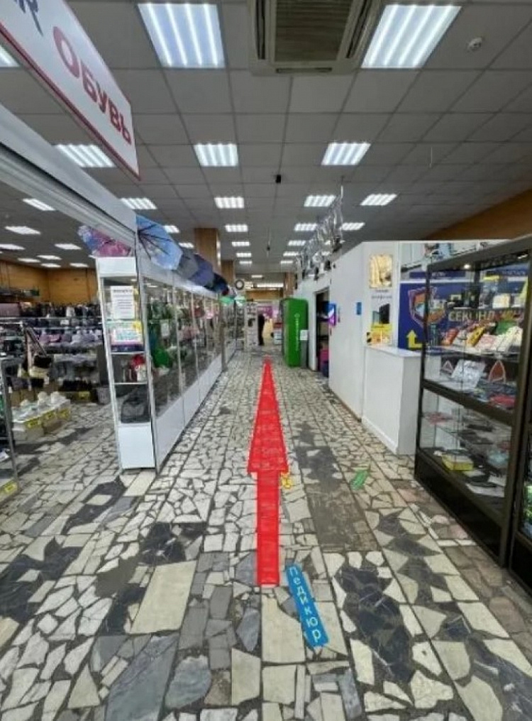 Аренда торгового помещения Жилое здание 