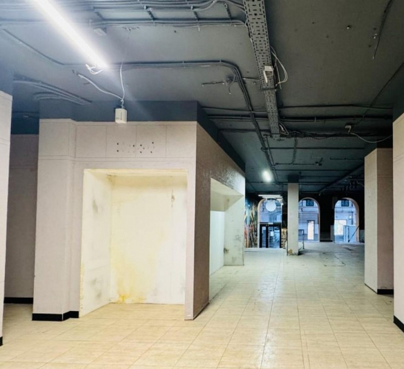 Аренда торгового помещения Жилое здание 