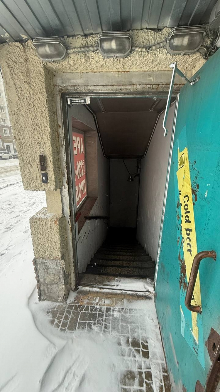 Продажа торгового помещения Жилое здание 