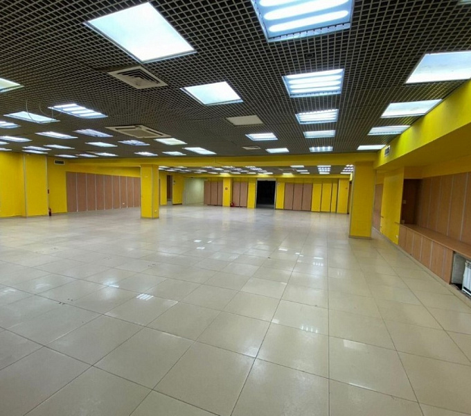 Аренда торгового помещения Жилое здание 