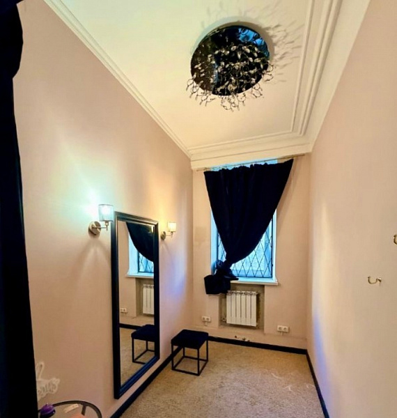 Продажа торгового помещения Жилое здание 