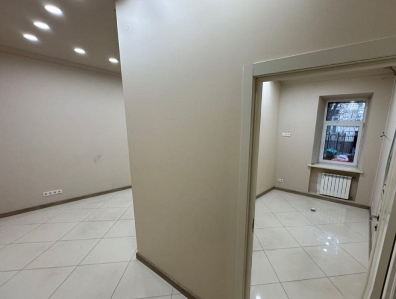 Аренда торгового помещения Административное здание 