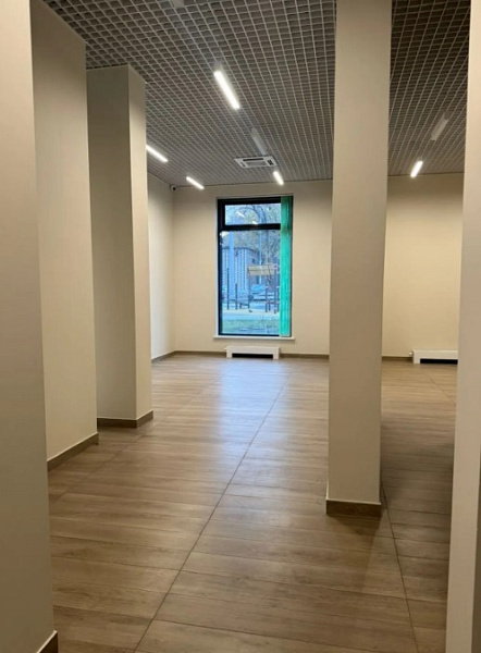 Продажа торгового помещения Жилое здание 