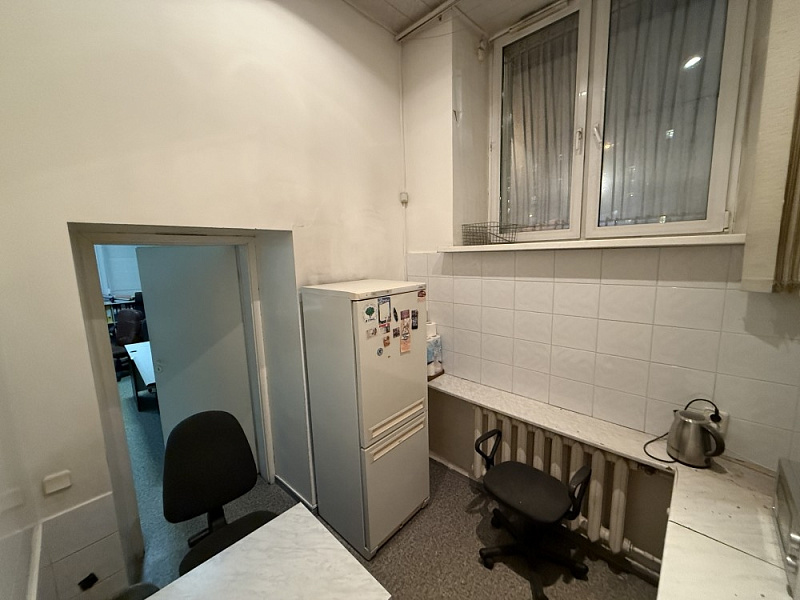 Продажа торгового помещения Жилое здание