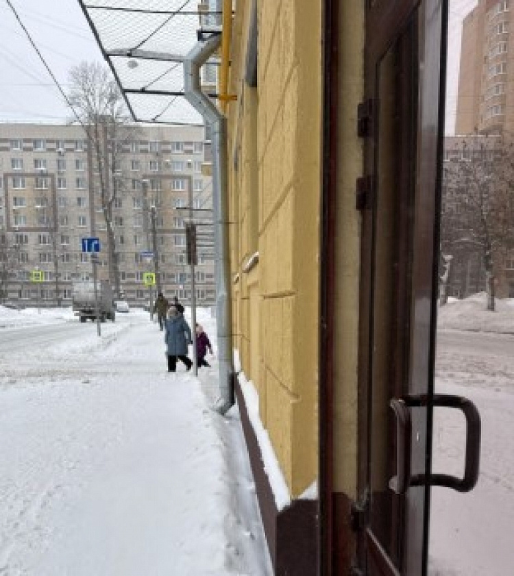 Аренда торгового помещения Жилое здание 