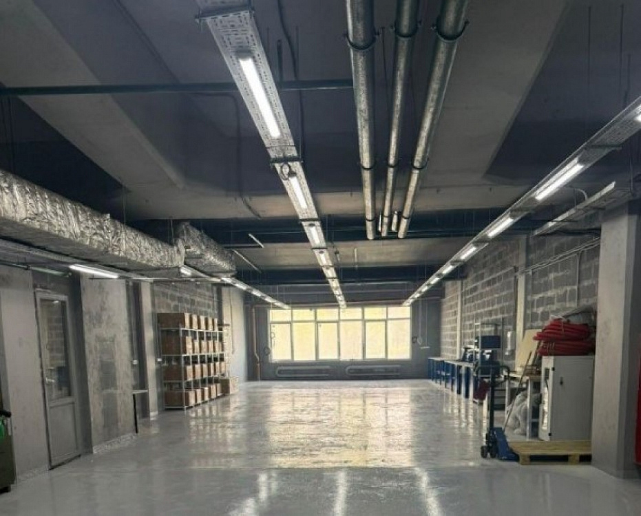 Аренда торгового помещения Бизнес-центр «Автомолл»