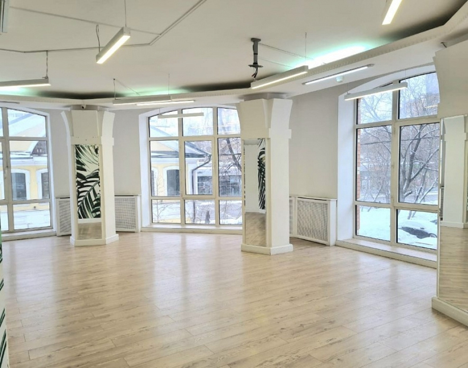 Аренда торгового помещения Жилое здание 