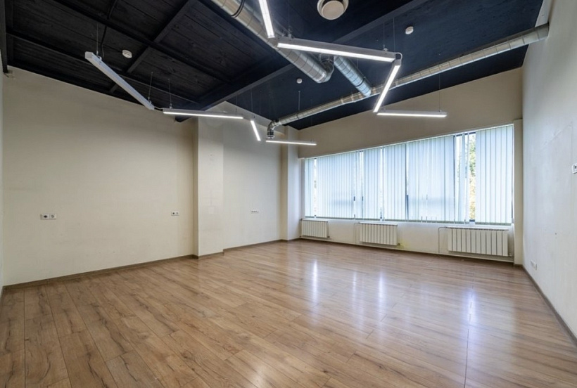 Аренда торгового помещения Бизнес-центр «SMOLA»