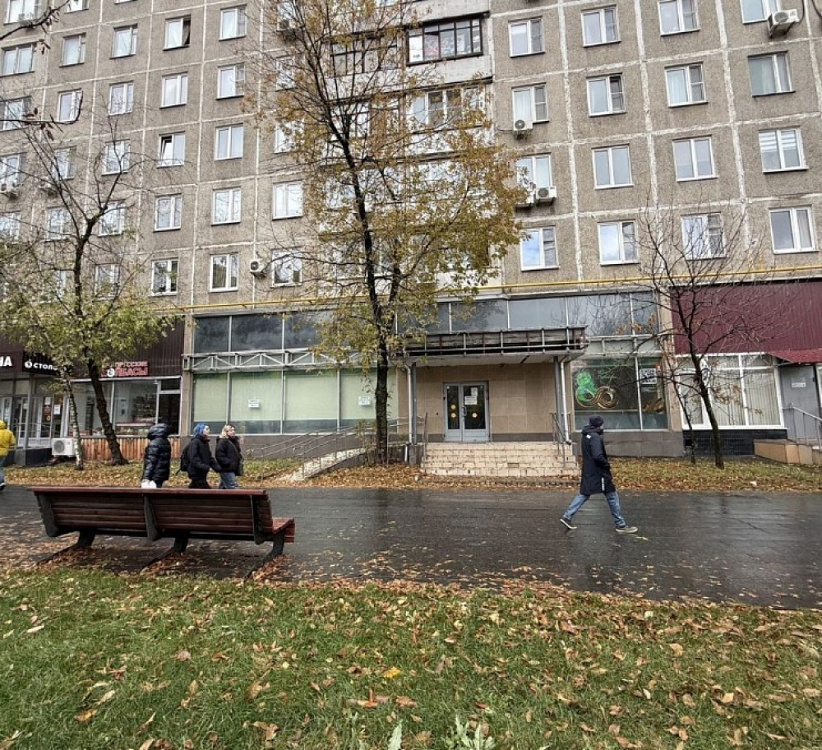 Аренда торгового помещения Жилое здание 