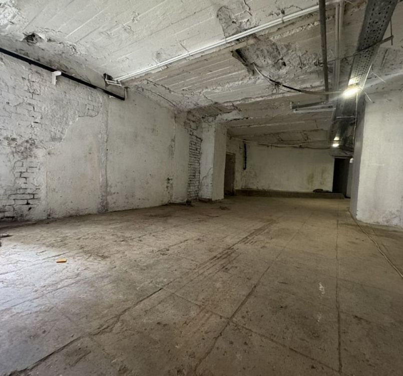 Продажа торгового помещения Жилое здание 