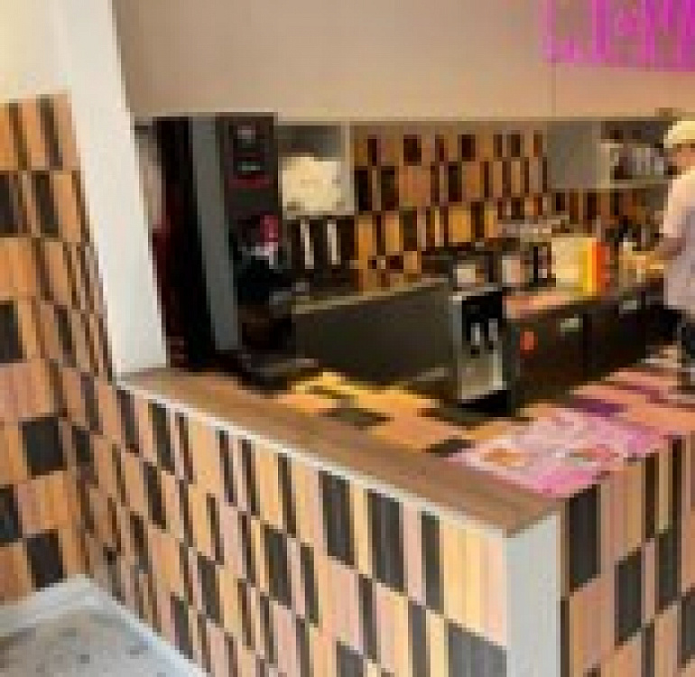 Аренда торгового помещения Жилое здание 