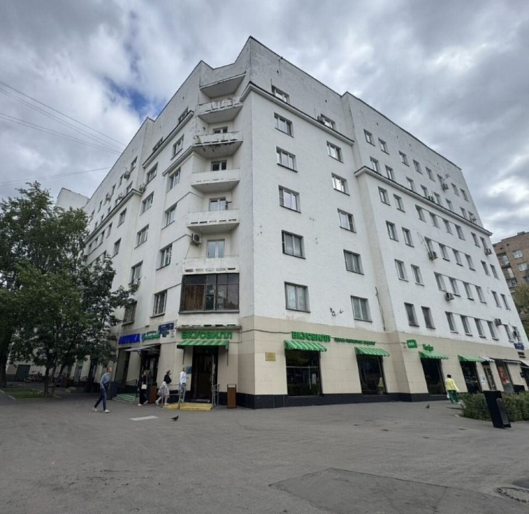 Продажа торгового помещения Жилое здание 