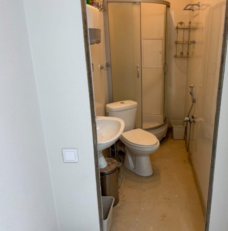 Аренда торгового помещения Жилое здание 