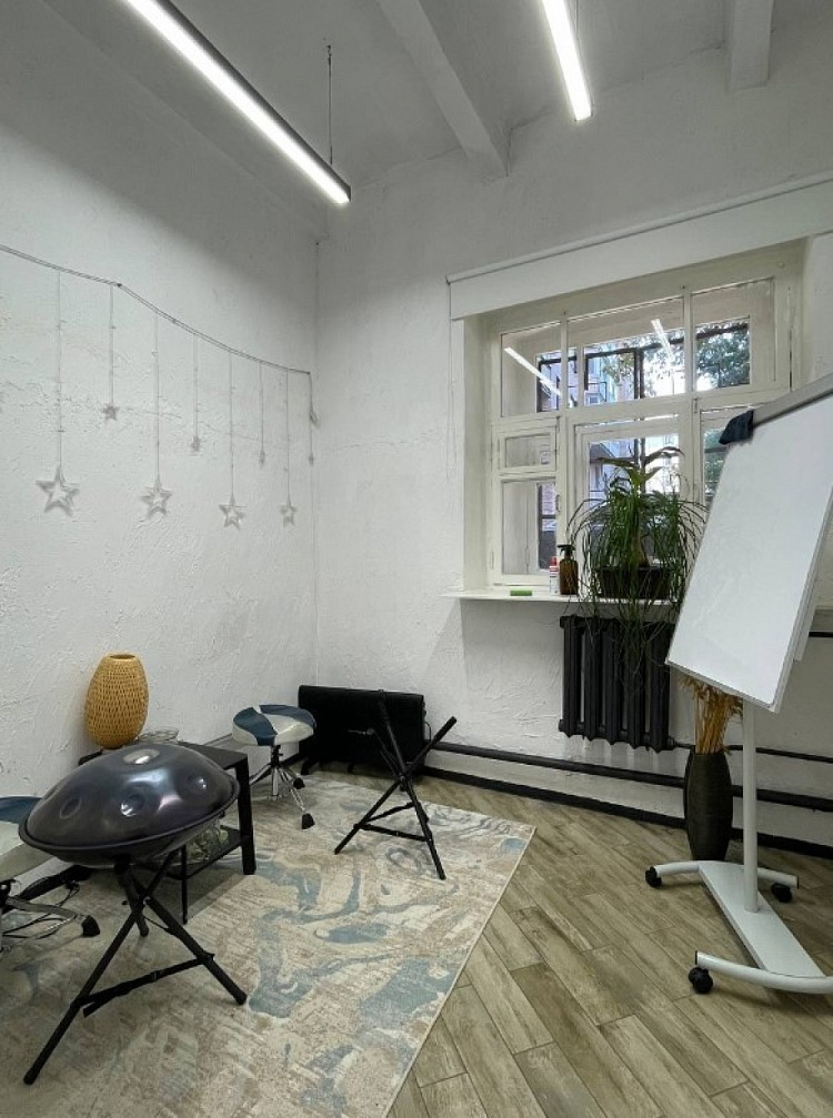 Аренда торгового помещения Жилое здание 