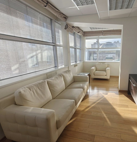 Аренда офиса Бизнес-центр «Цветной 22 с1»