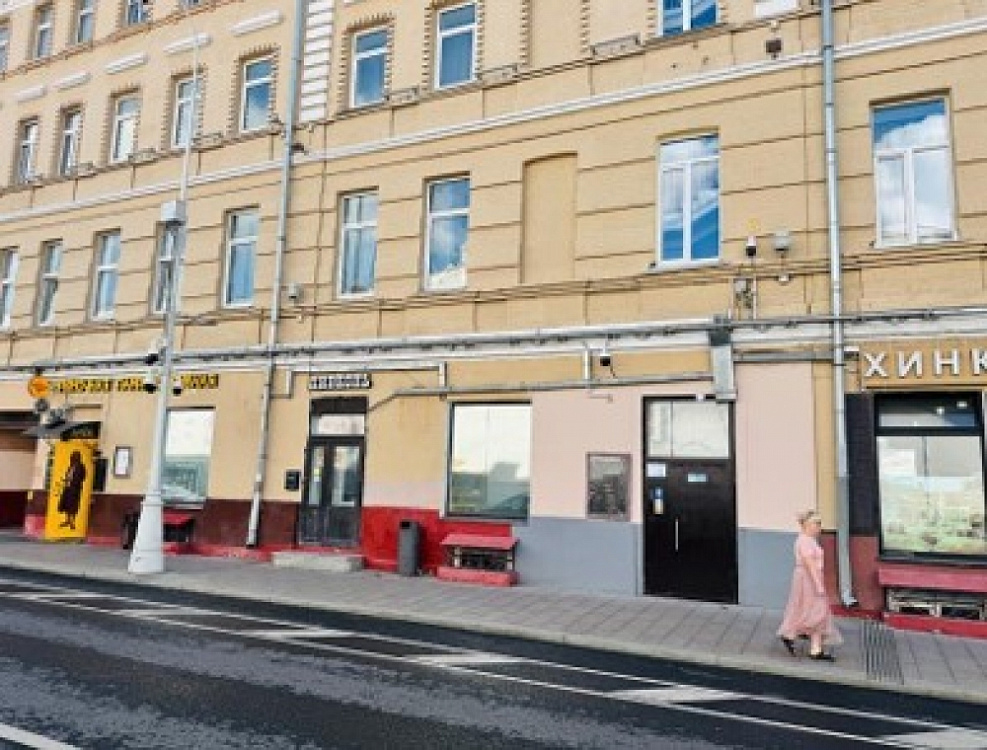 Аренда торгового помещения Жилое здание 