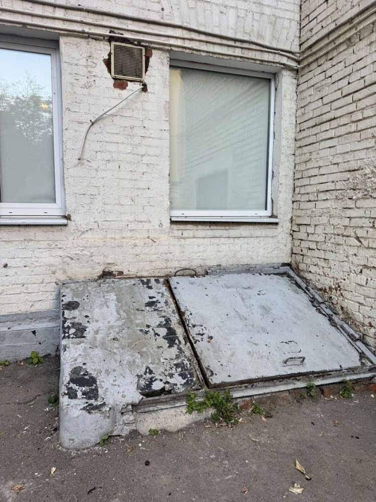 Продажа торгового помещения Жилое здание 