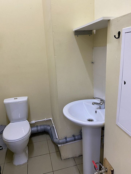 Аренда торгового помещения Жилое здание 