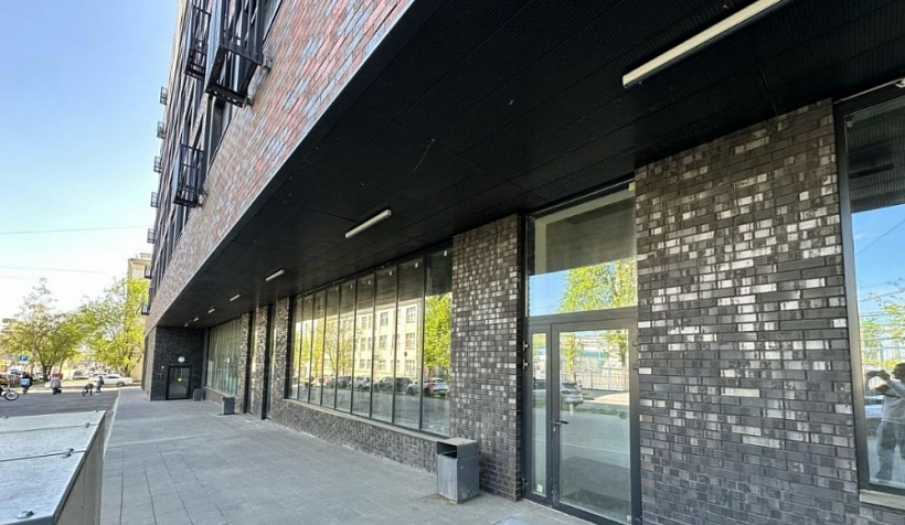 Продажа торгового помещения Жилое здание 